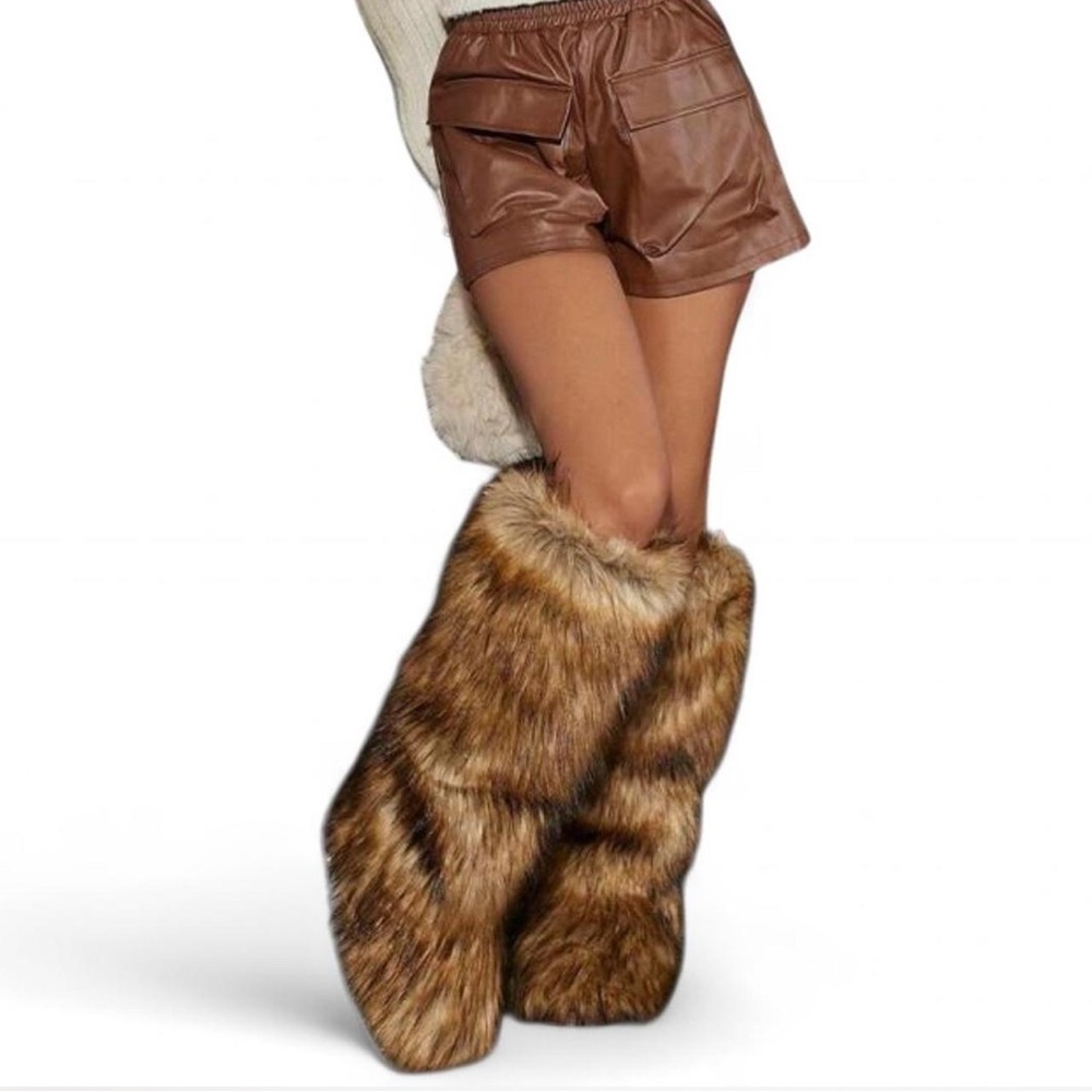 AZALEA WANG FAYES FAUX FUR BOOTS
BROWN MULTI FURRY, FUZZY
KNEE HIGH FLAT BOOT